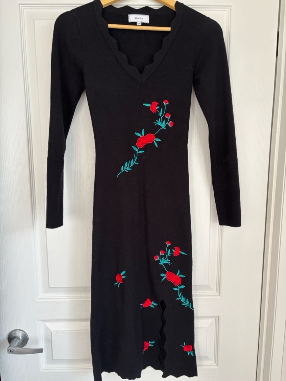 RIHOAS Black Long-Sleeve Knit Dress with Red Floral Embroidery